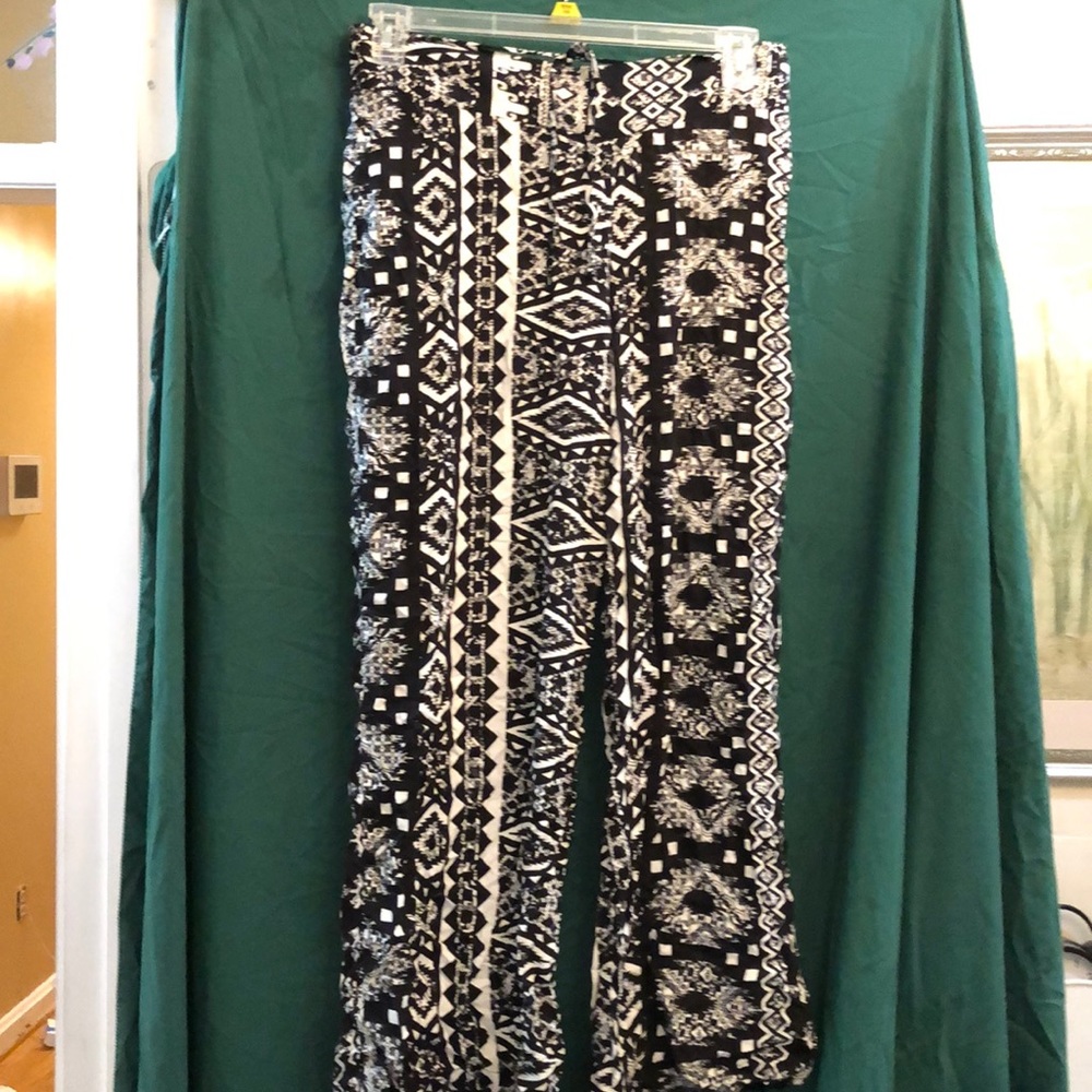 Pattern pants